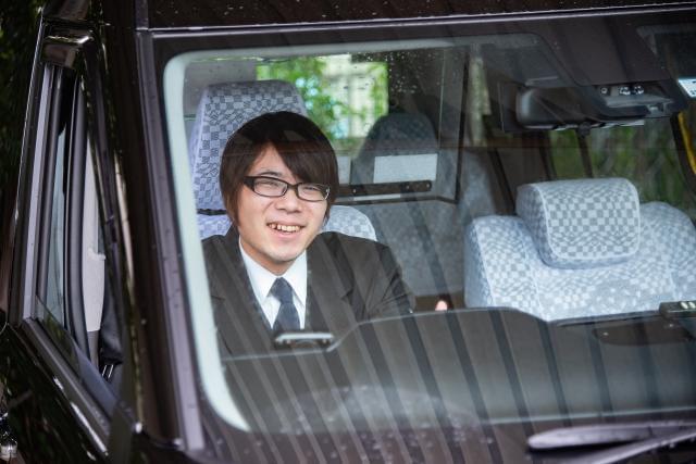 異業種からの転職組が多数活躍中!
定年退職後のセカンドワークも歓迎です。
昭和27年創業の老舗タクシー会社です。自由度の高い社風で、のびのびと働ける環境が乗務員からも好評!