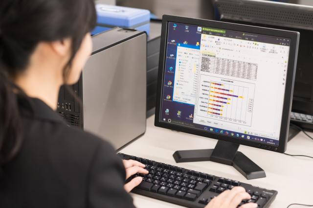 駅からの社バスが利用可能！
無料駐車場があり、車での通勤も可能です♪