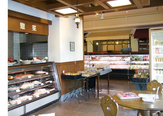 旧175号線沿いにある地元で人気の精肉店。お得な社員割引もあります♪