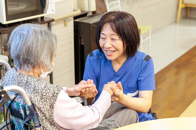20〜50代男女がイキイキ活躍中！優しい先輩たちが、親身にサポートします。ぜひ、チャレンジしてくださいね。