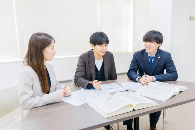 水インフラを支える会社。年間休日が123日ありオフの日も充実。業務改善やDX推進に携われる職場です。経理総務