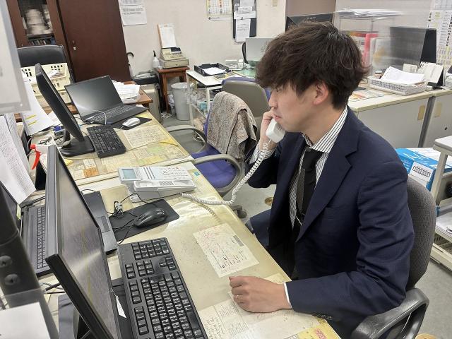 移動は交通機関でも会社の車でもOK！
時には群馬や静岡、長野などに行くことあります。