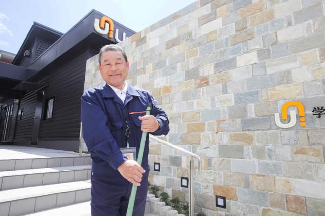 みるみる語学が上達！留学生が多い【学生寮の管理人】／年齢不問／時給1,200円／ 入社日応相談☆学生寮管理人