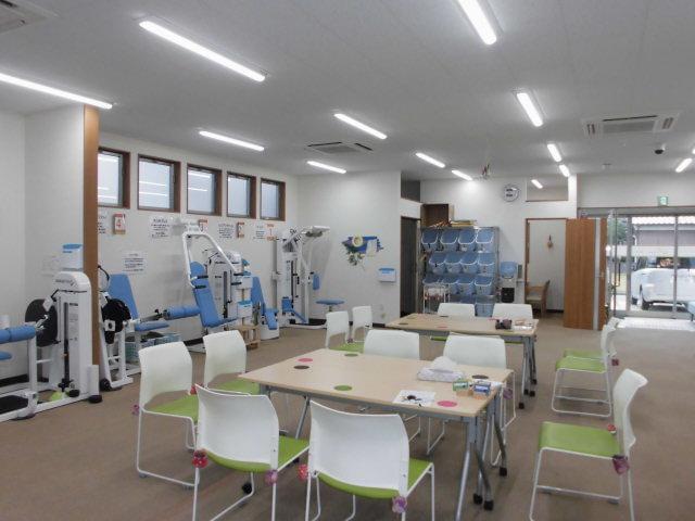 【正・准看護師】日勤のみ！！リハビリ特化型デイサービス！☆ブランク・未経験可☆3店同時募集☆レッツ倶楽部（リハビリ型デイサービス）での看護師業務