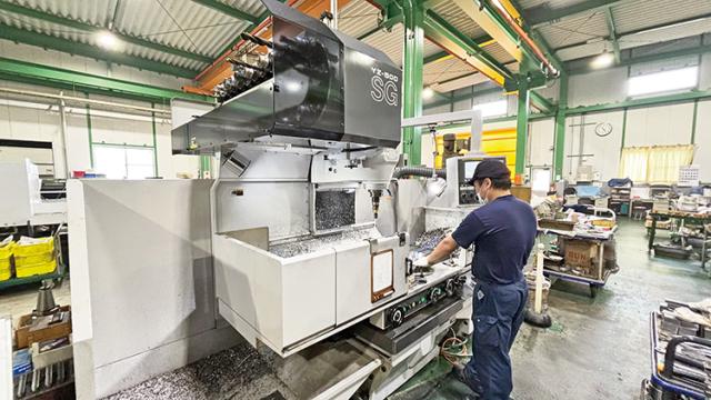 スタッフは全員未経験からスタート!イチから丁寧に教えるので安心です。