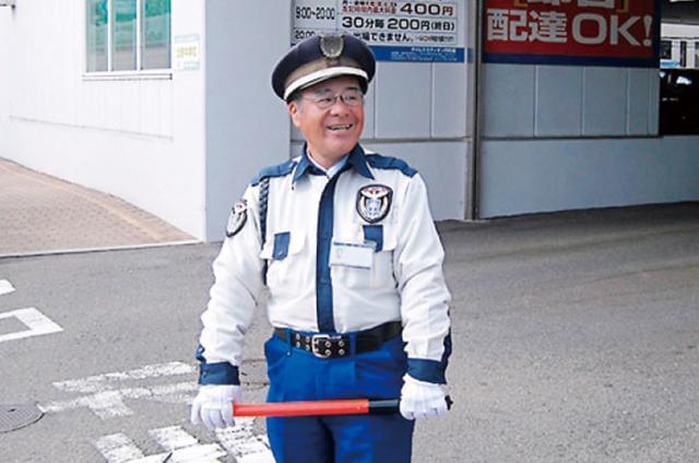 大阪を中心に総合警備・ビル建物管理を行っている会社です。