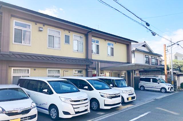 定着率抜群で働きやすい職場です。
ぜひ前向きな気持ちでご応募ください！