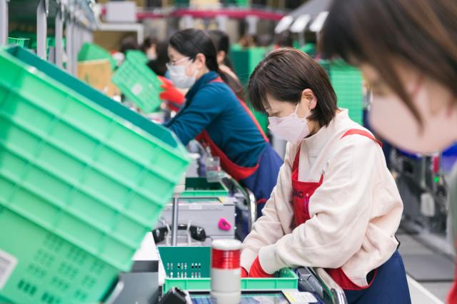 休憩時間は、各フロアに設置された休憩スペースでほっと一息◎
安くて美味しい食堂もありますよ!
