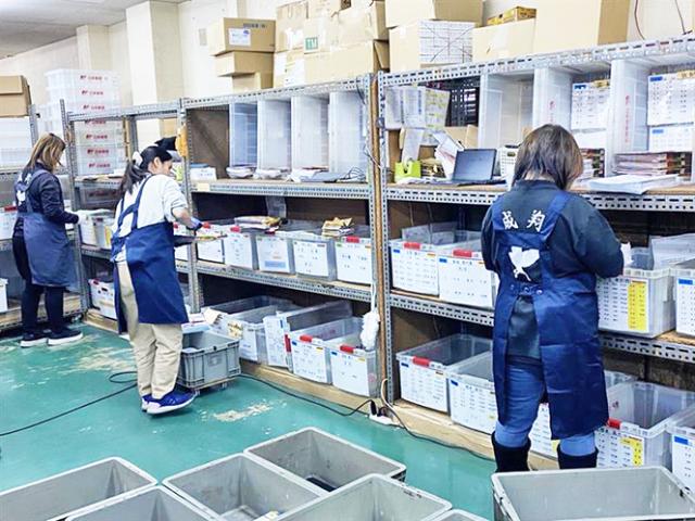 お仕事はメール便を決められた棚に
分けていくのが中心の簡単なお仕事です。