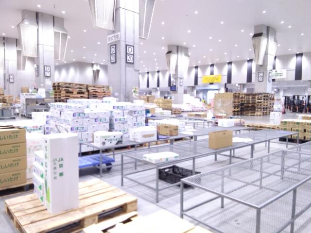 市場の仕事／高収入×フォークリフト／昼夜選択OK／安定派遣豊洲市場内フォークリフトスタッフ（青果管理・物流作業）