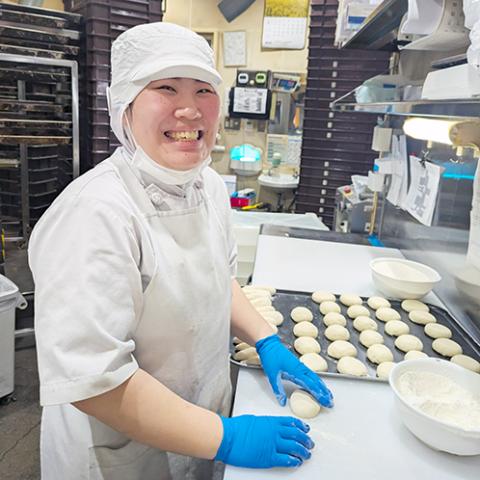 あなたもパンの香りに包まれて働きませんか？手づくりの温かさが詰まった職場です。