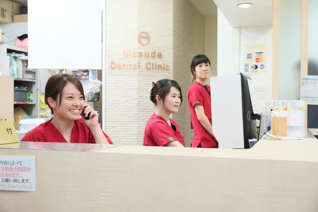 受付業務は複数人体制で行っていますので安心です。一つ一つ覚えていきましょう。