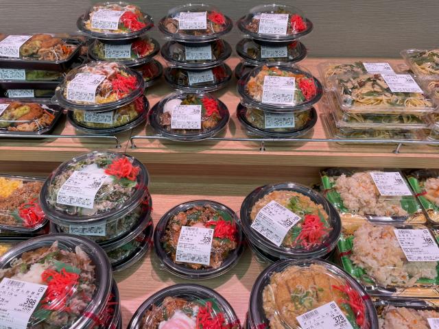 調理から売場づくりまで！成長できる惣菜スタッフ