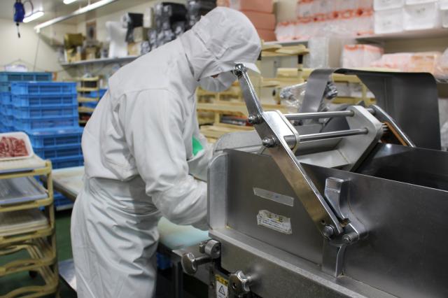 精肉加工の技術を磨き、キャリアアップを実現