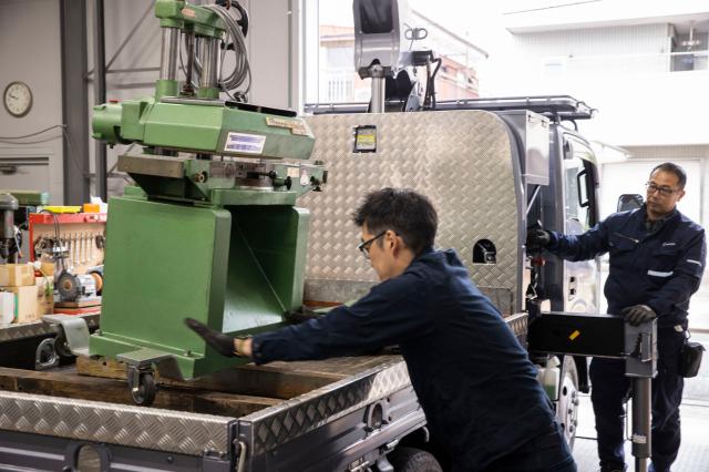 ＊＊　スタッフインタビュー　＊＊
Q.入社のきっかけとお仕事について教えてください。