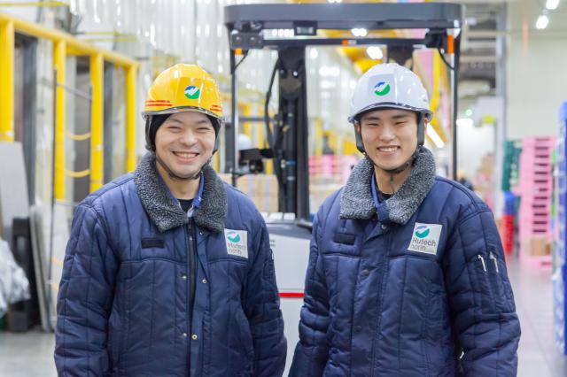 【ちょっと息抜きも会社でサポート】
◆『春日部駅』から1時間ごとに送迎バスが出ております!
◆1日1本ドリンク無料!
◆構内でWi-Fiが使えます!