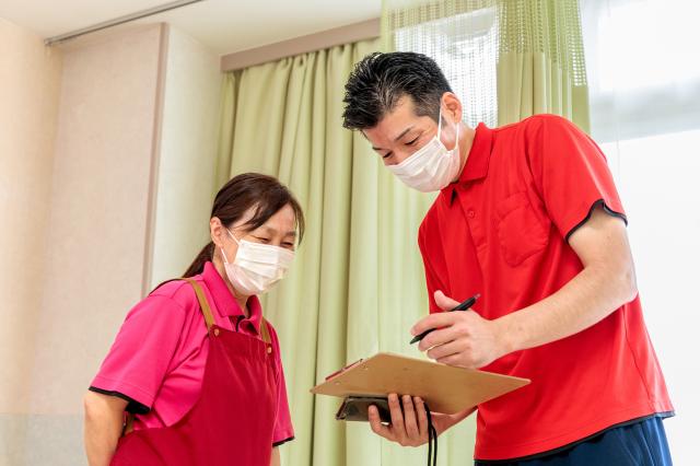 未経験・無資格からはじめられる老健施設の介護スタッフ／週3日〜・1日5h〜でプライベート充実◎ケアセンターでの介護スタッフ