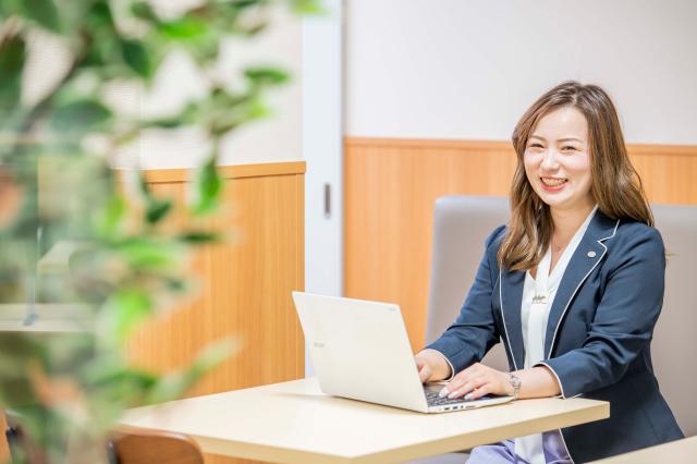 研修制度や自己推薦昇進制度を完備。ステップアップを目指せる環境です。