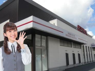 キレイな店内で働きやすさも抜群!
20代〜40代の男女が活躍中です。