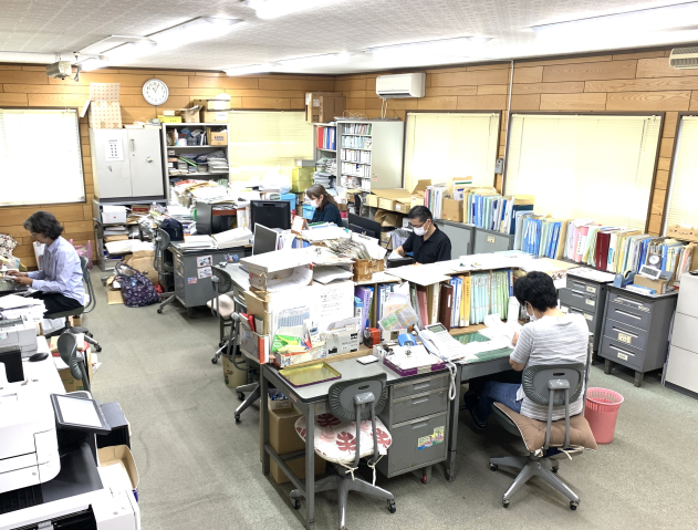パートスタッフ同時募集中。
詳細は備考欄をご覧ください。