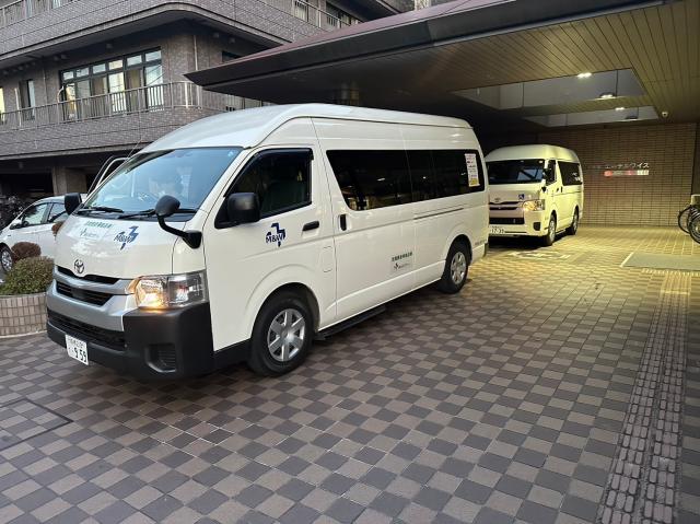 ワンボックスカーでの送迎業務。
普通免許のみでOKです。