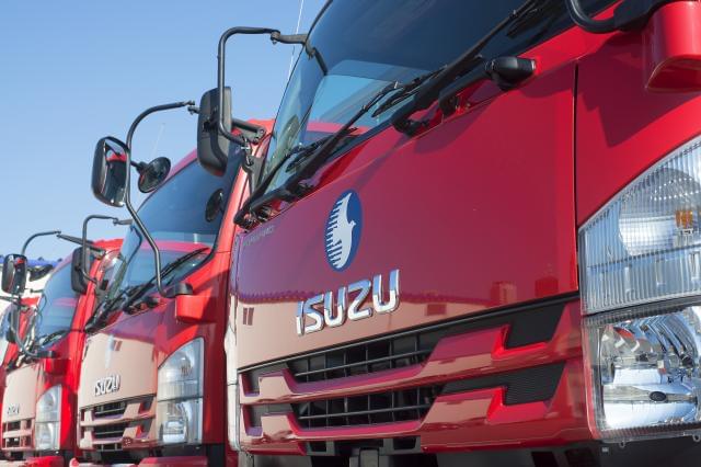 展開しているのは、郵便輸送事業と一般貨物輸送事業。おかげ様で業績は堅調です。