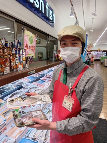 お魚コーナーの盛付や陳列→捌くことや切ることはほぼナシ！7時〜13時or16時のお仕事◎スーパーマルイチ一の宮店の海産スタッフ