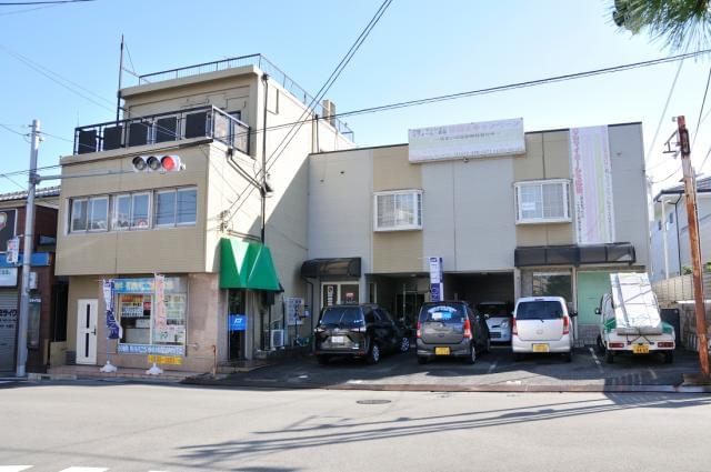 お仕事は、電話や来客の応対、PC入力がメインです。むずかしいお仕事はないので、未経験でも大丈夫♪