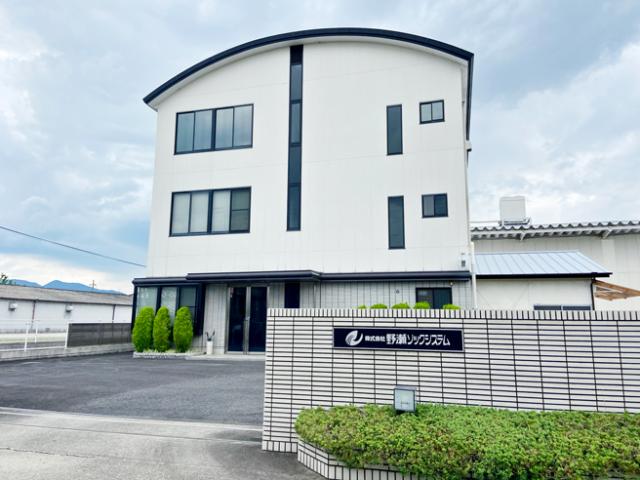 ≪北葛城郡広陵町≫靴下の製造のお仕事！幅広い年代のスタッフが活躍中！☆週休2日制！車通勤OK！靴下の製造スタッフ