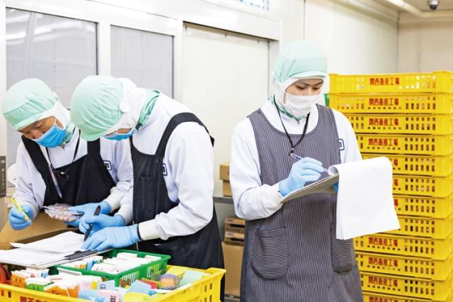 未経験から目指す工場の「司令塔」。土日祝休み＆厚待遇の安定企業で、肉の加工技術とマネジメント力を磨く！