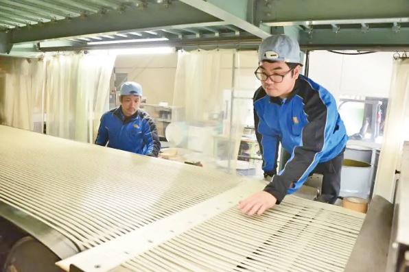 少数精鋭のスタッフが活躍する職場。堅苦しい上下関係はありません！
