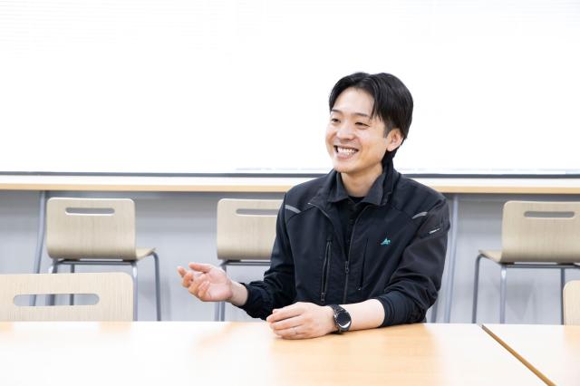 先輩’s VOICE｜Oさん（33歳）
未経験から主任へ。成長の実感と感謝の言葉がやりがいに。