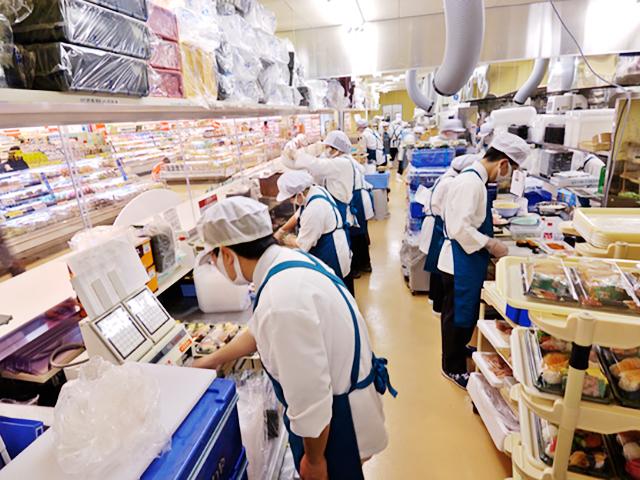 未経験歓迎!駅チカです!