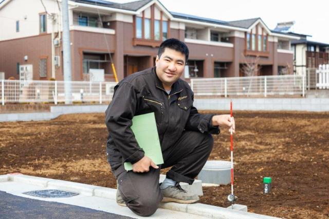 【やりがいと厳しさ】
更地が街になる達成感◎ でも、夏の屋外作業は正直ハードです。