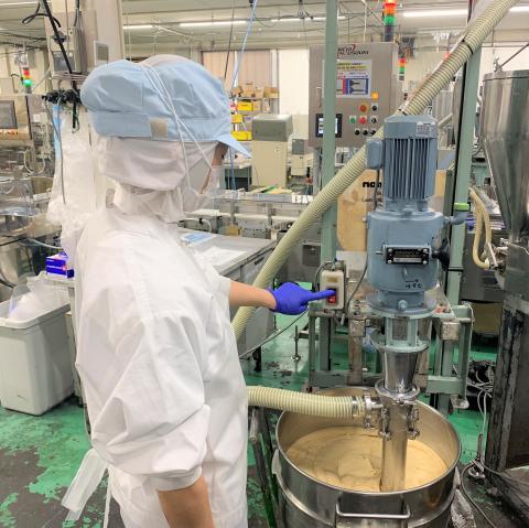 ★活躍中のスタッフさんにインタビュー
「大変さの中にも、やりがいを感じる毎日。丁寧に仕事を教えてくれるので安心です」