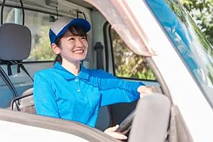 ＜10時スタート！＞日勤のみ　普通免許があればOK！男女活躍中／土日休み／マイカー通勤OK食材の宅配・配送