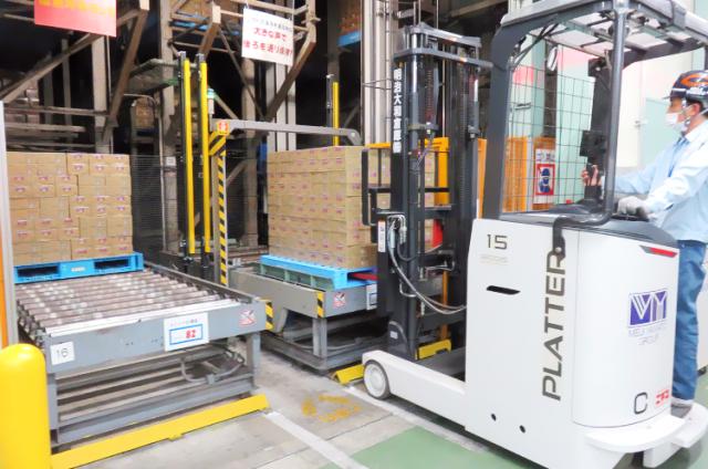 \世の中の食を支える誇れる仕事!/
30代〜60代まで幅広い世代の男性が活躍中です!