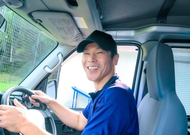 【時給1250円〜】様々な車を運転できる回送ドライバー！30〜60代活躍中！自動車の回送ドライバー