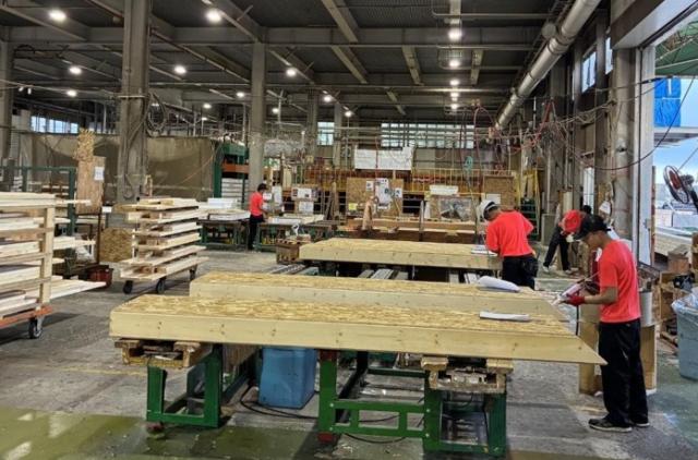 ［4］長く働く社員が多い安定企業