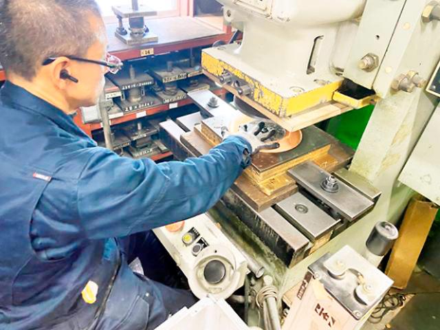 創業61年の安定企業で、モノづくりを支える仕事に挑戦しませんか?正社員として長く活躍できます。