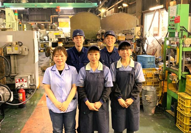 【軽作業スタッフ】未経験OK◆30代〜50代まで幅広く活躍中◆1日4h〜・週3日〜で時間・曜日応相談軽作業スタッフ