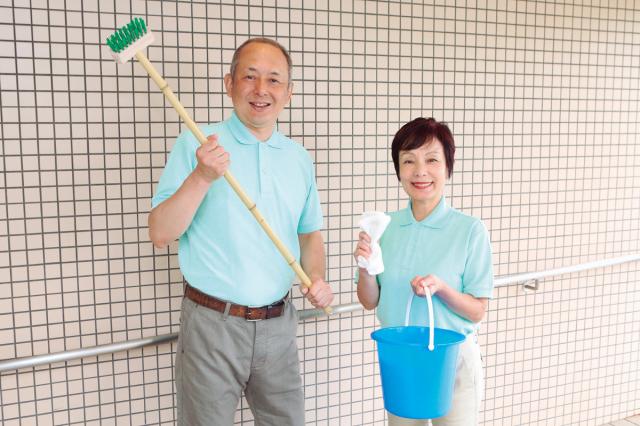 ＜男性・シニア活躍中＞未経験歓迎の施設内清掃／週2日〜3日／日祝休み／14時終業／車通勤OK大手企業施設内での清掃スタッフ