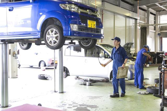 高度な知識・スキルを要する業務はありませんので、経験の浅い方も安心です!
もちろん整備士3級以上あれば喜んでお迎えしますよ。