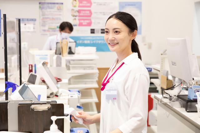 イオン高槻店は待遇充実★研修充実★