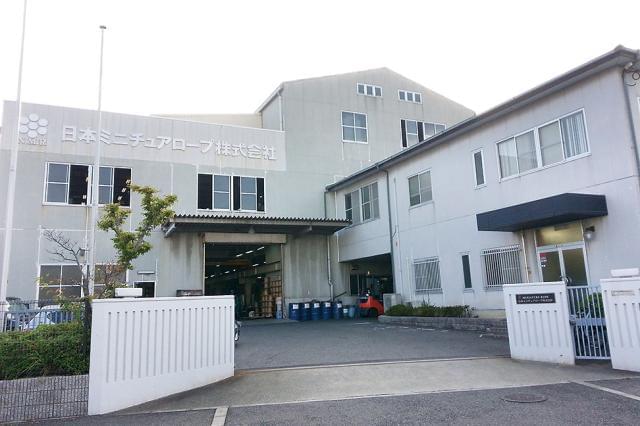 簡単にできる軽作業です♪重たいモノはありませんよ◎ワイヤーロープに付加価値をもたせる作業です!