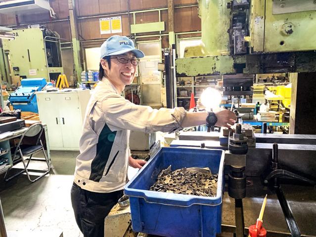 ★スタッフインタビュー
（入社2年目のOさん／30歳／前職：製造業）