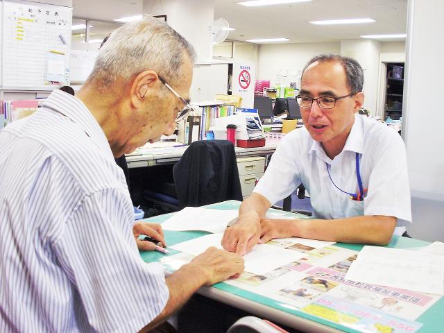 《専門相談員》福祉用具サポートセンターの契約職員募集◆昇給・賞与あり◆高い定着率専門相談員