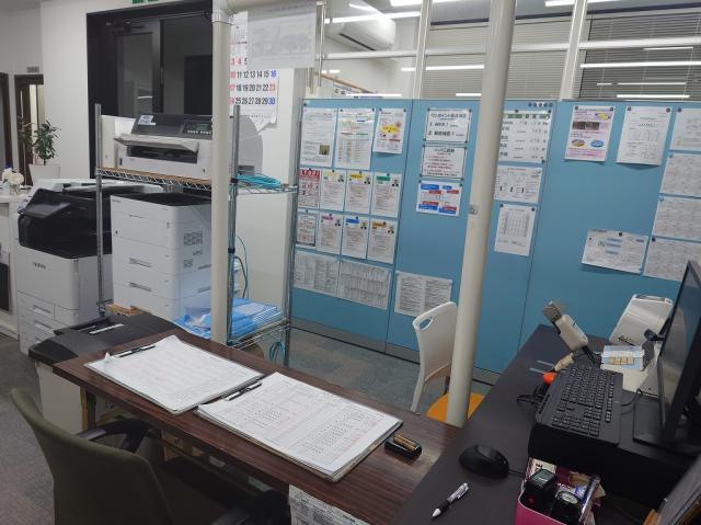 多様な自動車を扱う、車好きな方に最適な環境です。［契約社員（正社員採用あり、給与面要相談）］配車補助業務