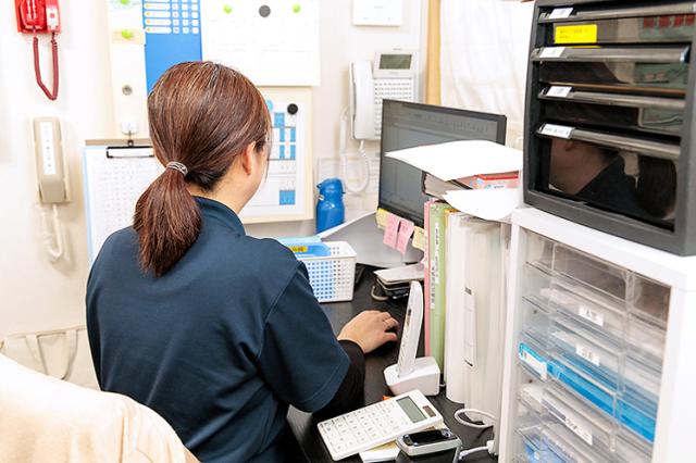 女性管理職者が多く、相談しやすい職場。
お子さんの体調不良などによる急な休みもしっかりカバー◎