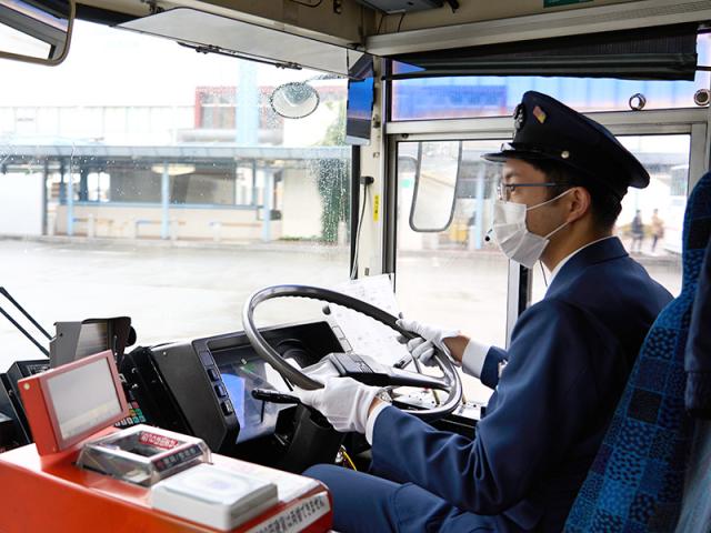 女性専用の休憩室完備。
屋内原則禁煙（喫煙室あり）